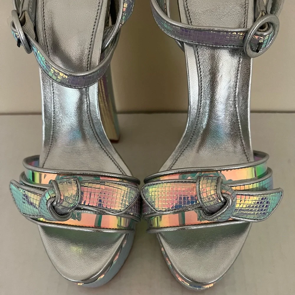 Alexandre Birman Clarita Metallic Leather Platform Sandals - Picture 11 of 15